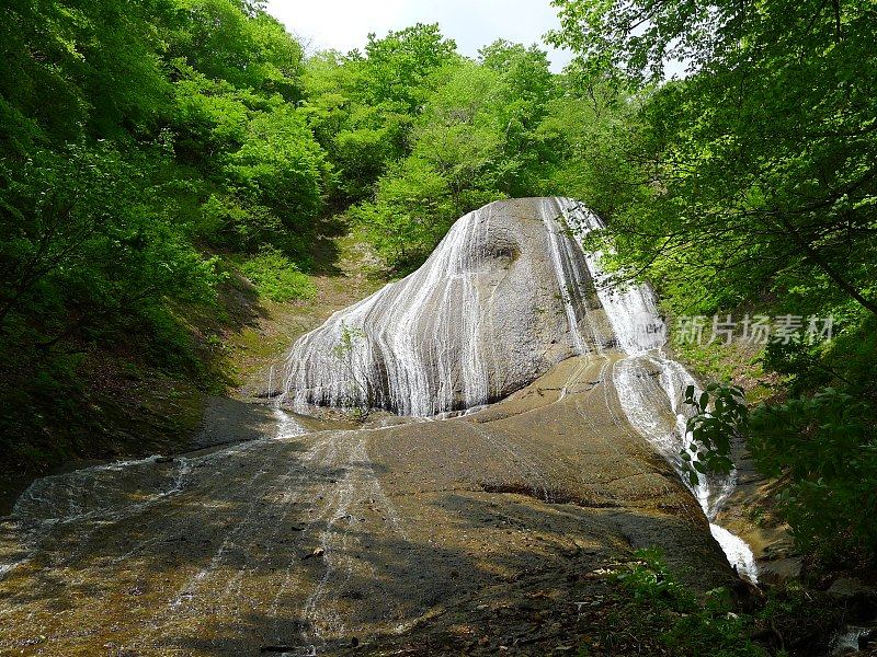 Mirokunotaki (弥勒の滝) in Aomori, Japan otherwise known as Snoopy Falls